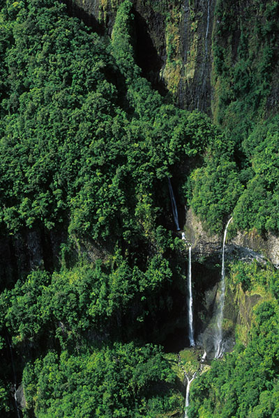 Takamaka Waterfall, Reunion